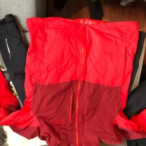 Mountain hardware ski jacket